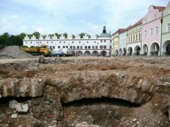 Archeologické práce na Husově náměstí Archeologické práce na Husově náměstí