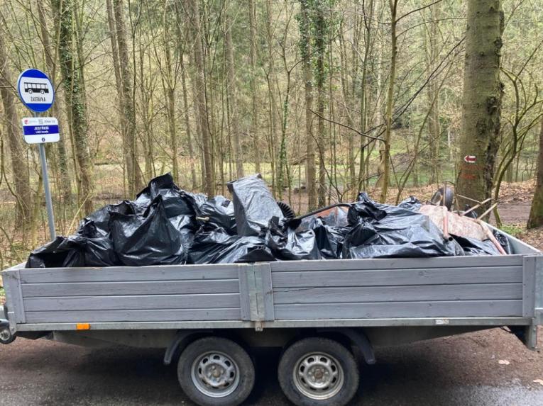 Nasbíraný odpad v Pekle